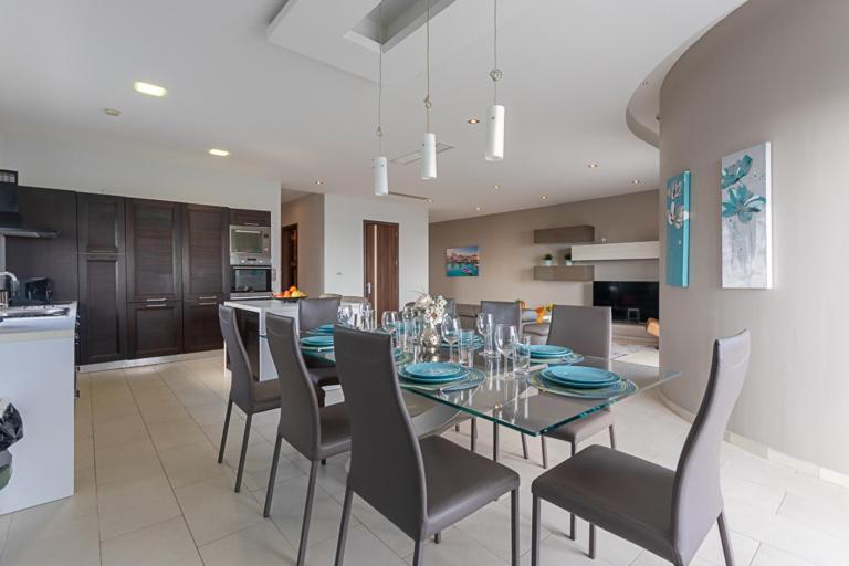 Waters-edge Complex Appartamento