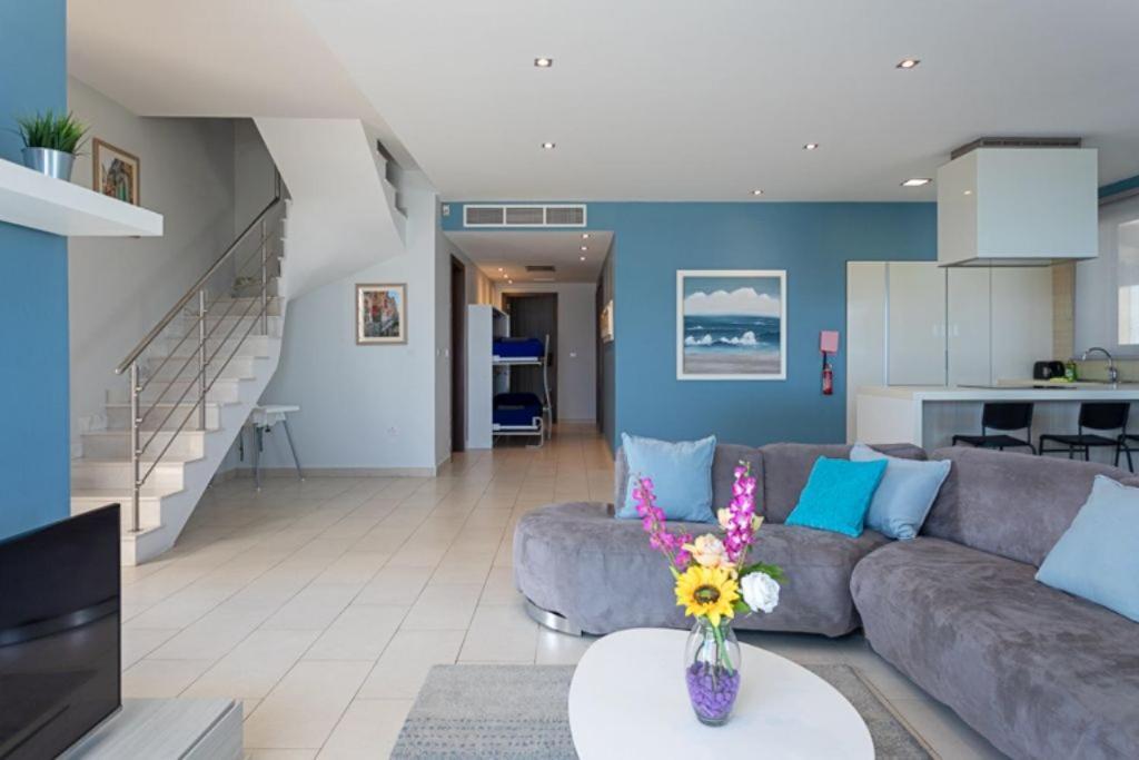 Waters-edge Complex Appartamento